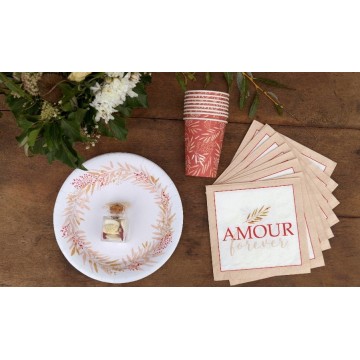 Décoration de table sur le thème With Love Amour Forever